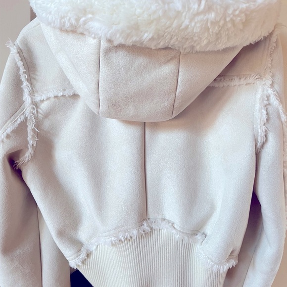 HOODED ZIP-UP SHEARLING JACKET - Picture 3 of 3